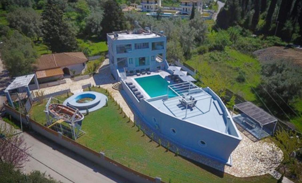 Boat Villa Yénion Exterior photo
